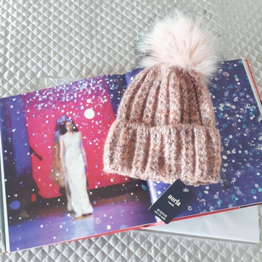 NWT Norla pink yarn knit faux fur pom pom beanie